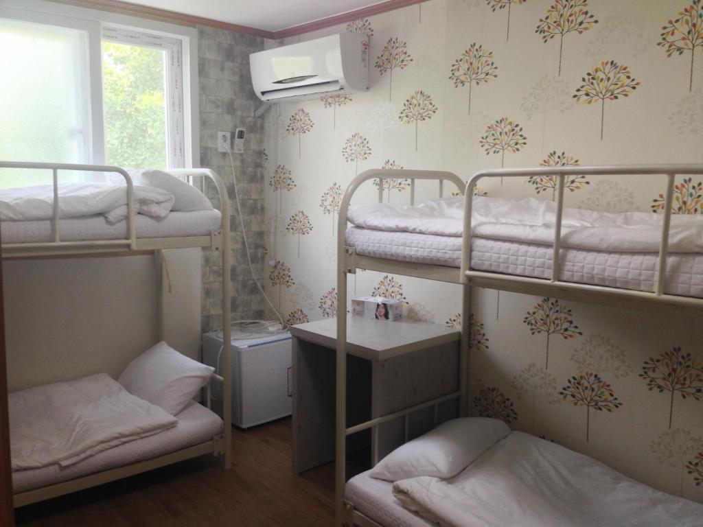 Huga Haus Hostel Сеул Стая снимка