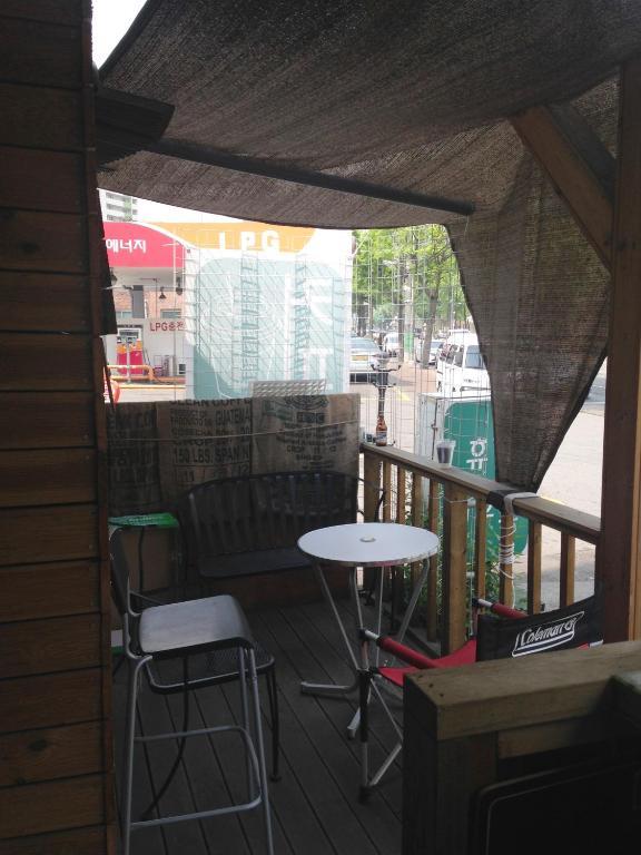 Huga Haus Hostel Сеул Екстериор снимка