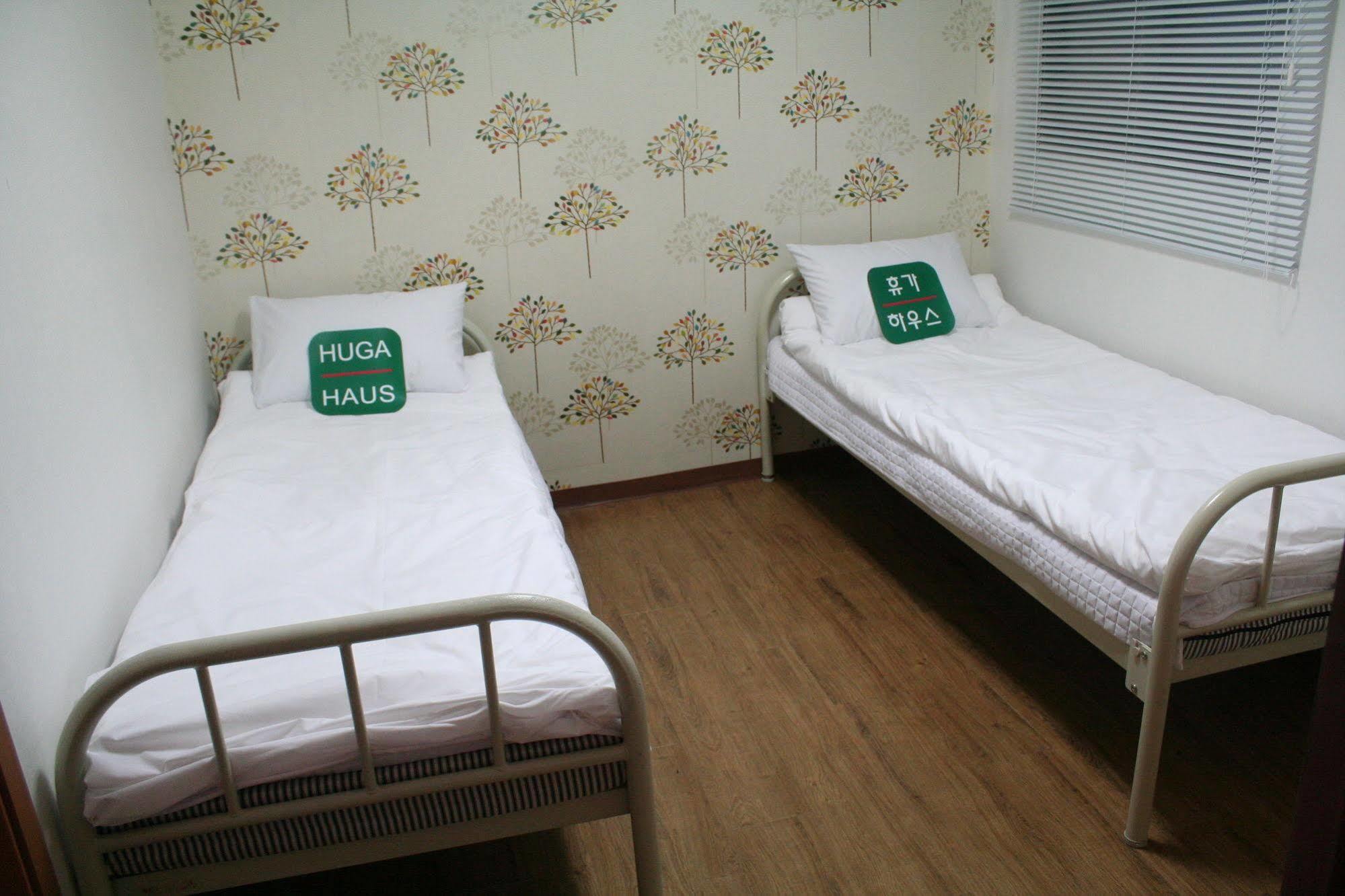 Huga Haus Hostel Сеул Екстериор снимка