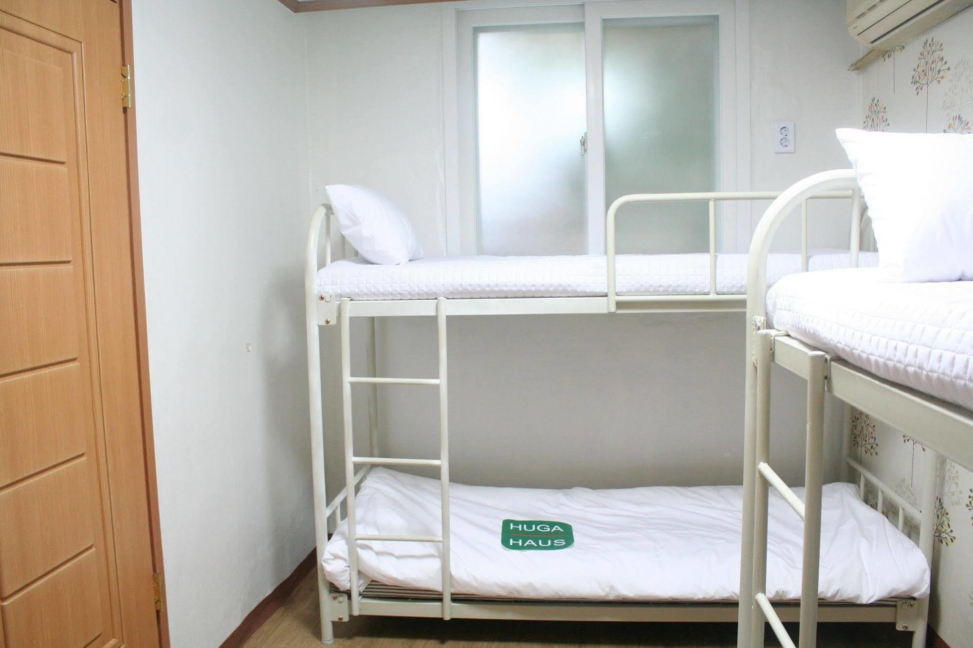 Huga Haus Hostel Сеул Екстериор снимка