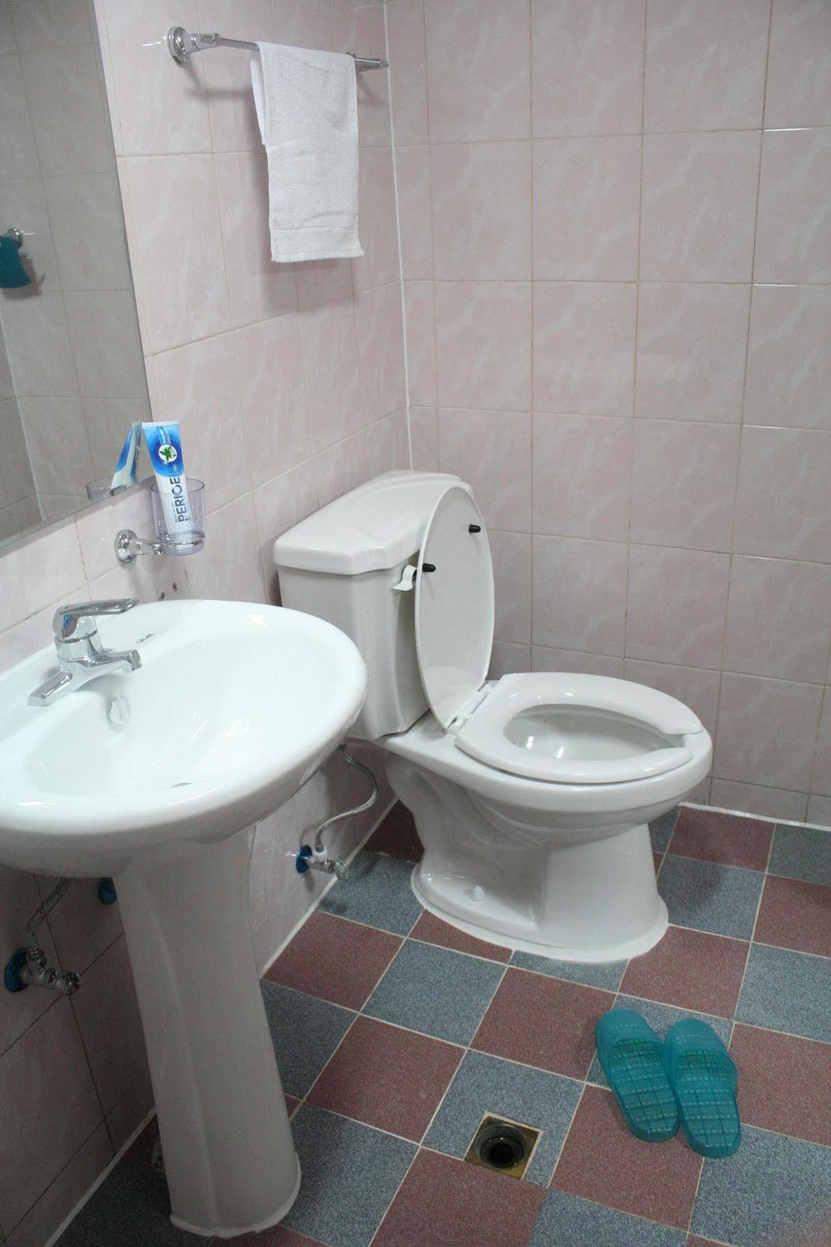 Huga Haus Hostel Сеул Екстериор снимка