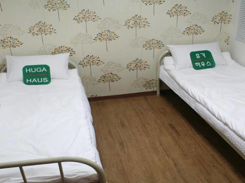 Huga Haus Hostel Сеул Екстериор снимка