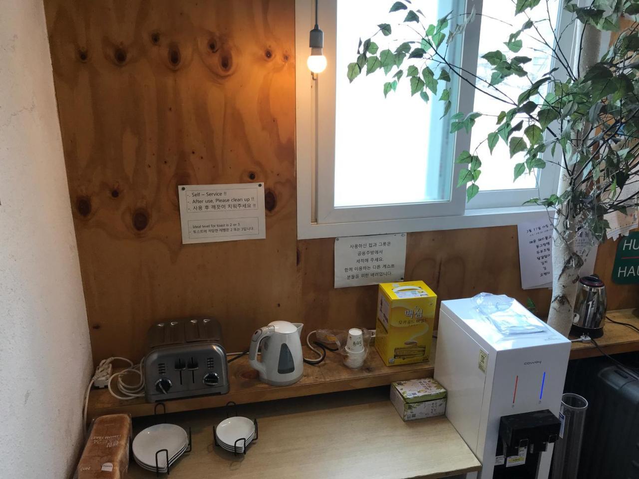 Huga Haus Hostel Сеул Екстериор снимка